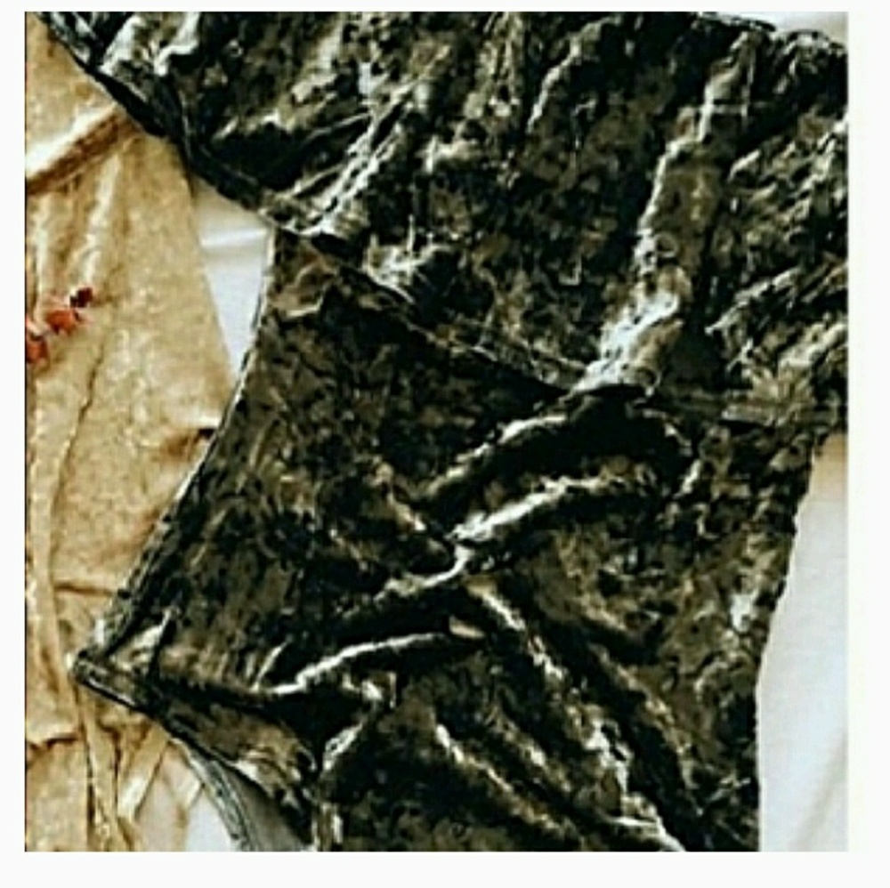 Olive Velvet Off Shoulder Bodysuit. Large - Picture 3 of 3